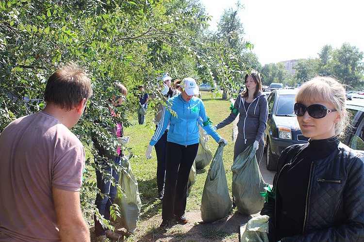 Первый экологический субботник «Зеленая Россия» в Оренбурге